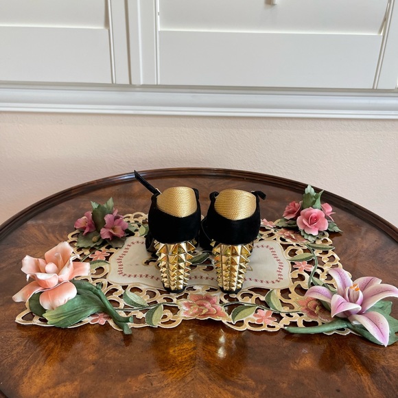 Beautiful Black Fendi Heels with Gold Metal Heel - Picture 4 of 5